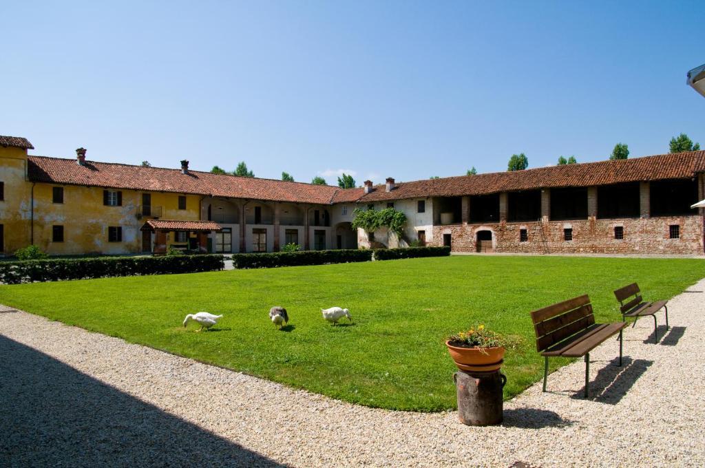 Agriturismo Camisassi ซาลุซโซ ภายนอก รูปภาพ
