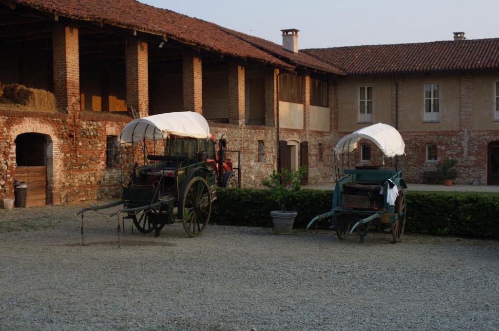 Agriturismo Camisassi ซาลุซโซ ภายนอก รูปภาพ
